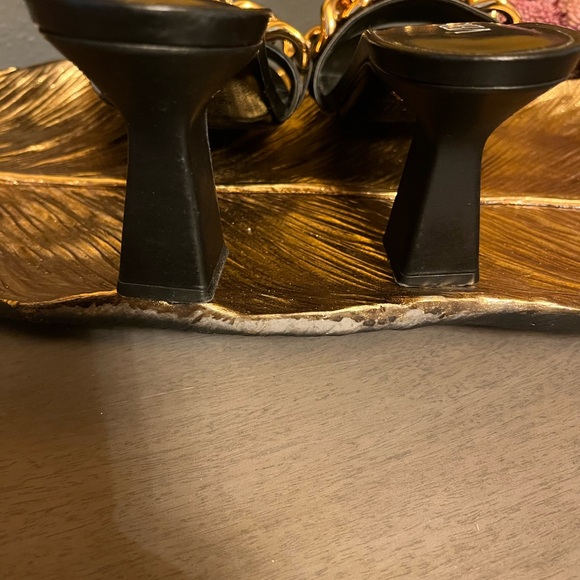 VERSACE MEDUSA CHAIN SANDALS WORN 2 times. - Picture 9 of 11